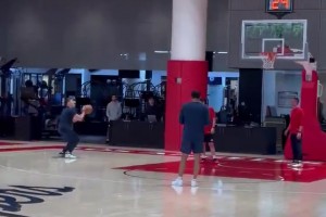 哈登和博格丹一同进行投篮训练，不得不说博格丹是真准啊